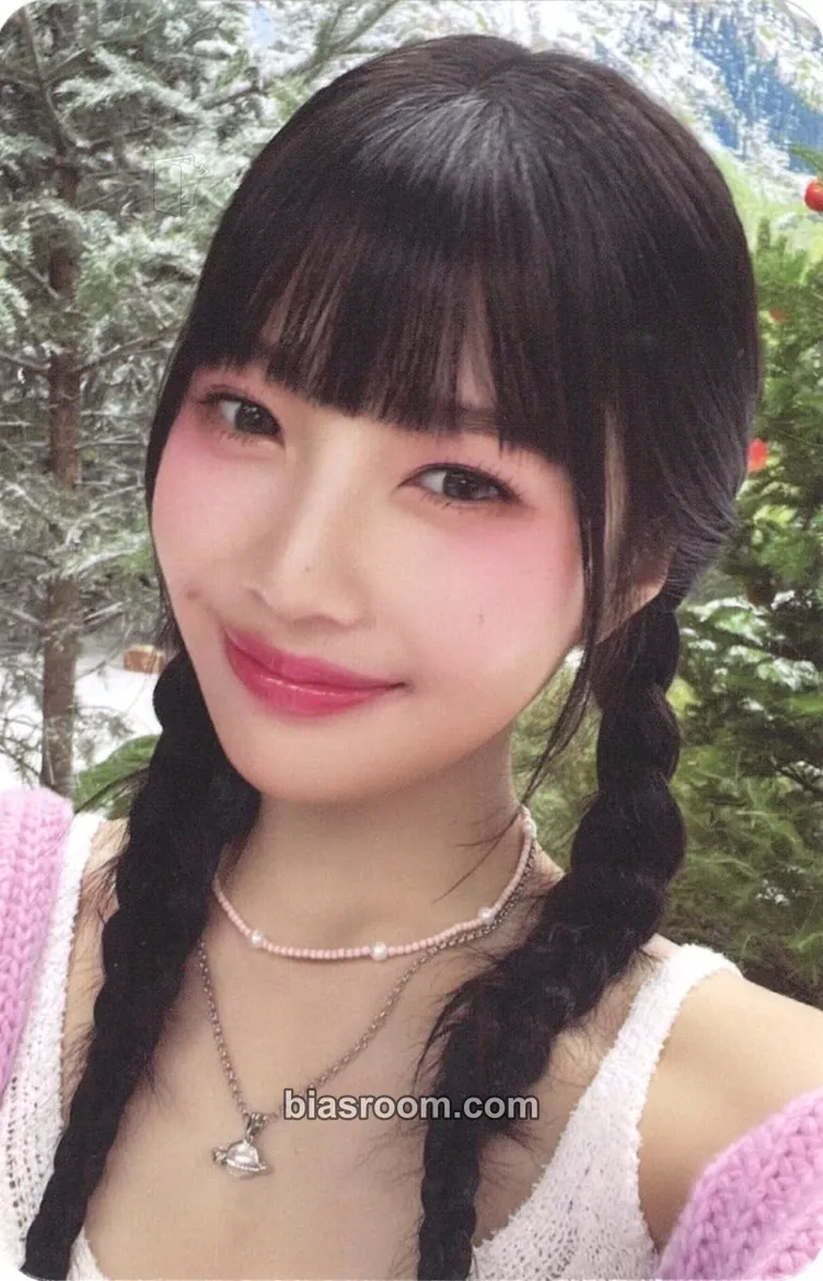 Joy SMTown Live 2023/2024: SMCU Palace Photocard - Red Velvet - Red Velvet K-pop photocard