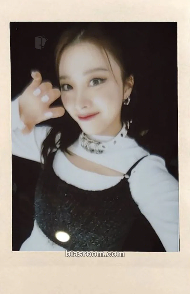 Yunkyoung Yellow punch Photocard - Rocket Punch - Rocket Punch K-pop photocard