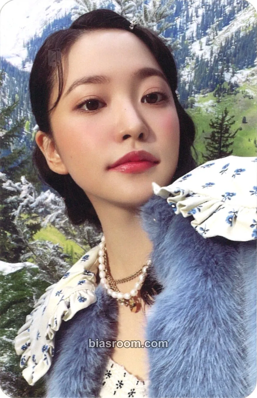 Yeri SMTown Live 2023/2024: SMCU Palace Photocard - Red Velvet - Red Velvet K-pop photocard