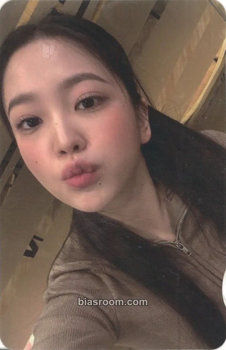 Yeri Chill Kill Photocard - Red Velvet - Red Velvet K-pop photocard