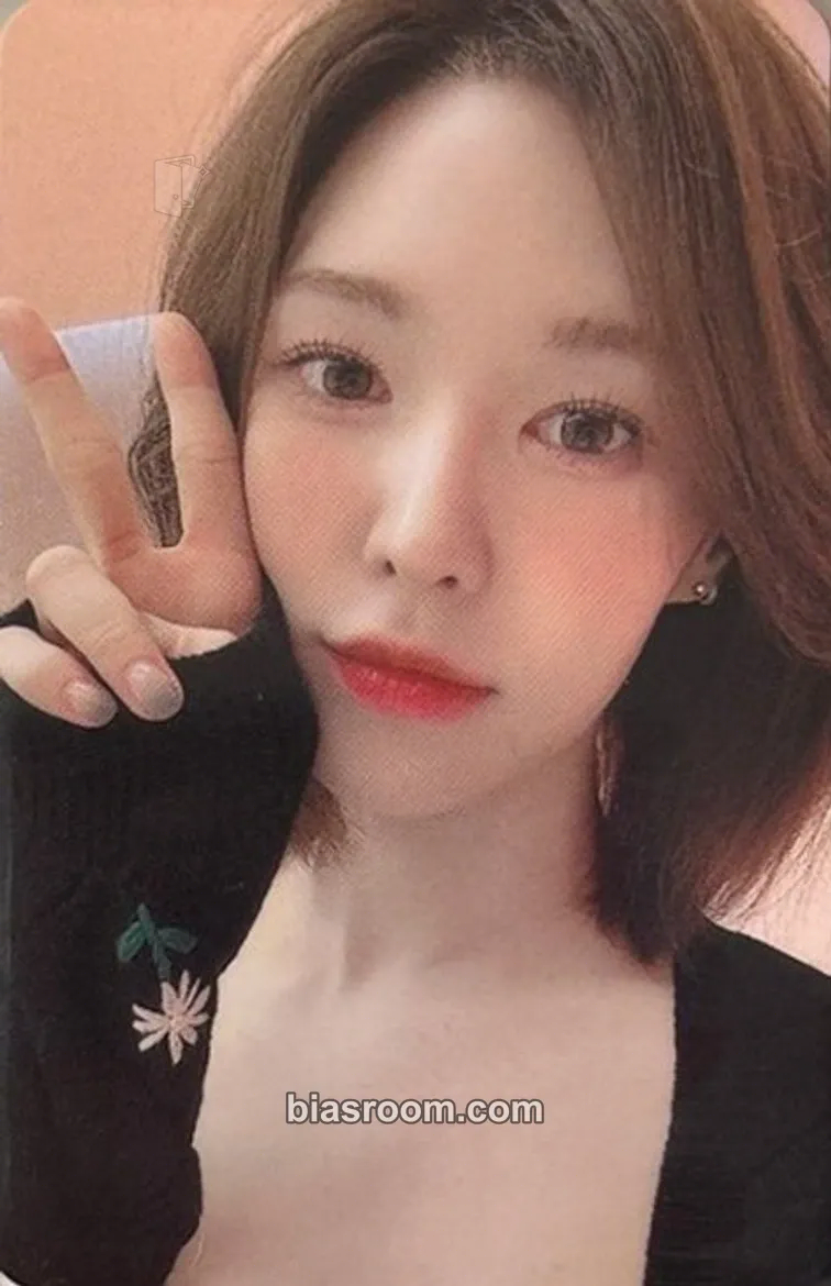 Wendy Chill Kill Photocard - Red Velvet - Red Velvet K-pop photocard