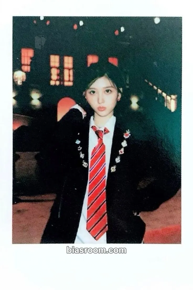 Gaeul LOVE DIVE Photocard - IVE - IVE K-pop photocard