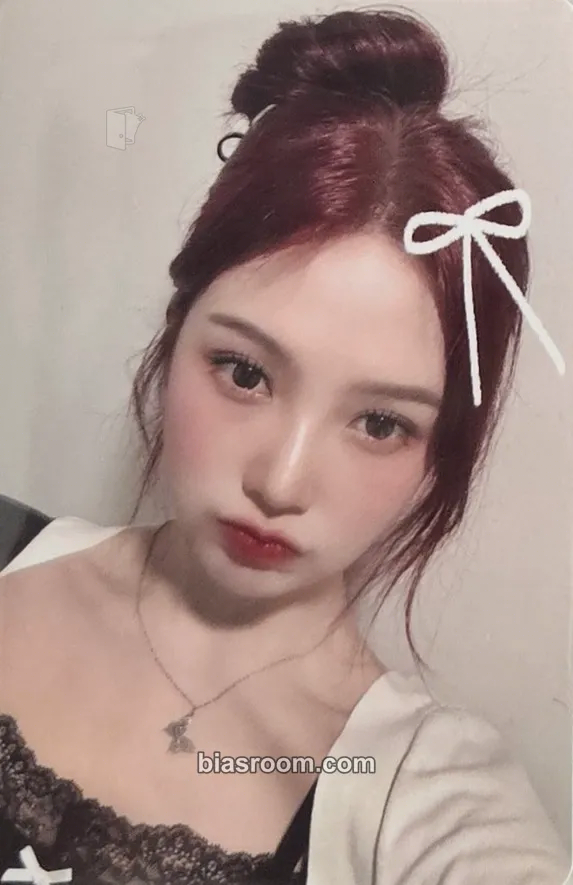 Joy Cosmic Photocard - Red Velvet - Red Velvet K-pop photocard