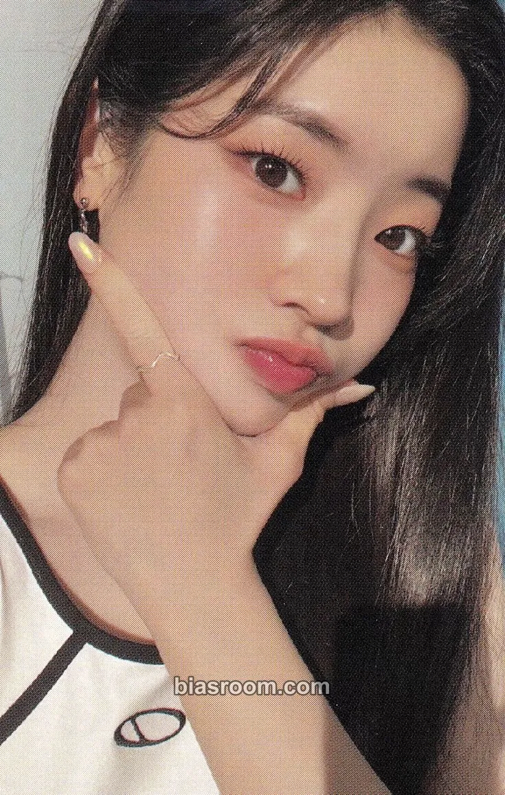 Dahyun HOME 9ROUND (9th Anniversary) Photocard - TWICE - TWICE K-pop photocard