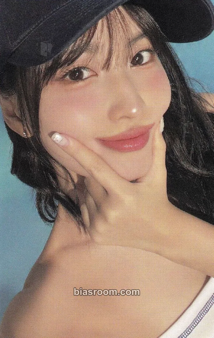 Momo HOME 9ROUND (9th Anniversary) Photocard - TWICE - TWICE K-pop photocard