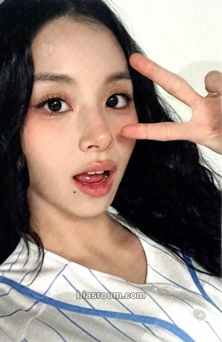 Chaeyoung HOME 9ROUND (9th Anniversary) Photocard - TWICE - TWICE K-pop photocard