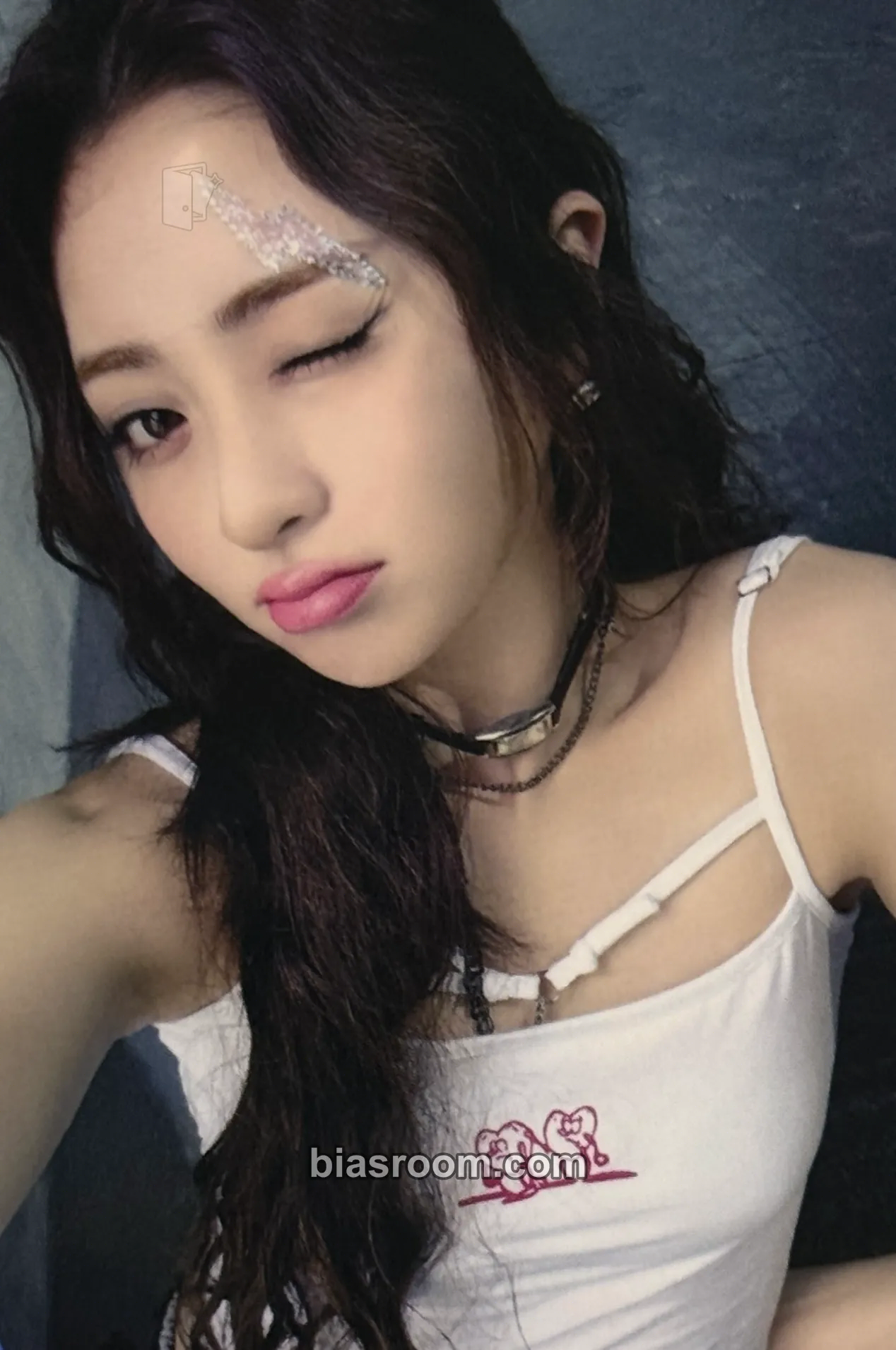 Huh Yunjin CRAZY Photocard - LE SSERAFIM - LE SSERAFIM K-pop photocard