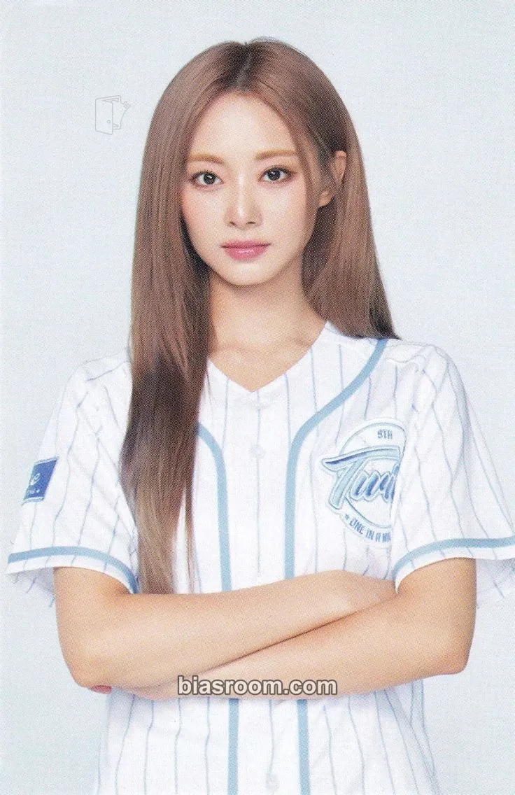 Tzuyu HOME 9ROUND (9th Anniversary) Photocard - TWICE - TWICE K-pop photocard