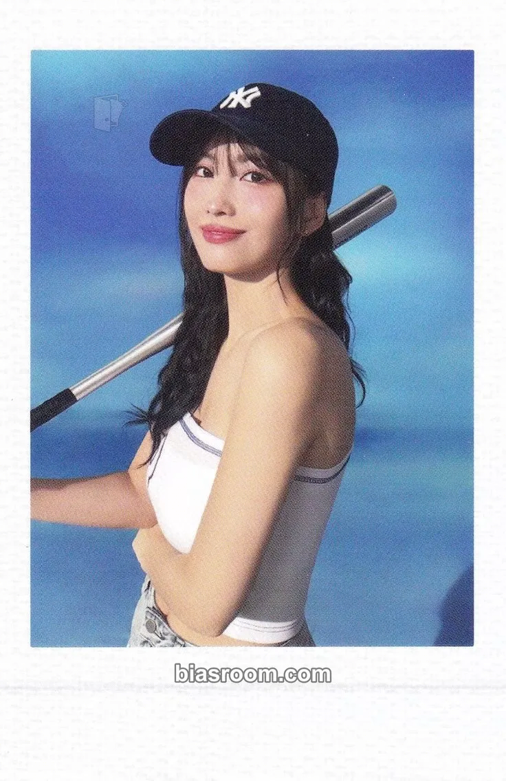 Momo HOME 9ROUND (9th Anniversary) Photocard - TWICE - TWICE K-pop photocard