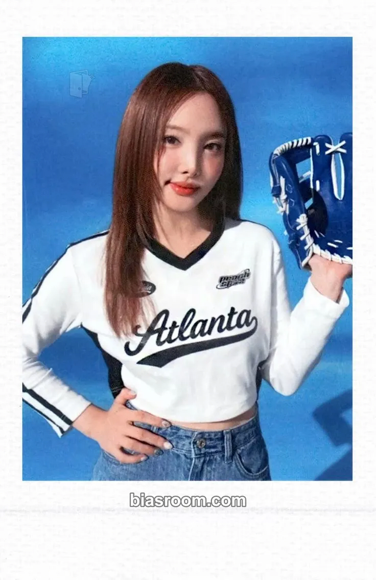 Nayeon HOME 9ROUND (9th Anniversary) Photocard - TWICE - TWICE K-pop photocard