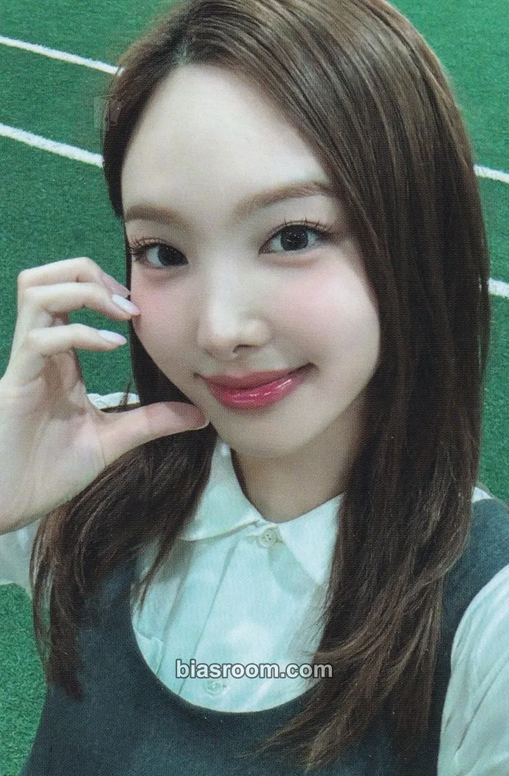 Nayeon HOME 9ROUND (9th Anniversary) Photocard - TWICE - TWICE K-pop photocard