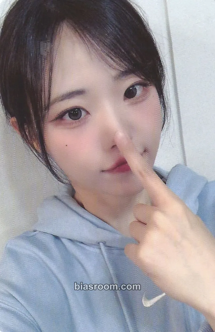 Hina In a Million Noises, I'll Be Your Harmony Photocard - QWER - QWER K-pop photocard