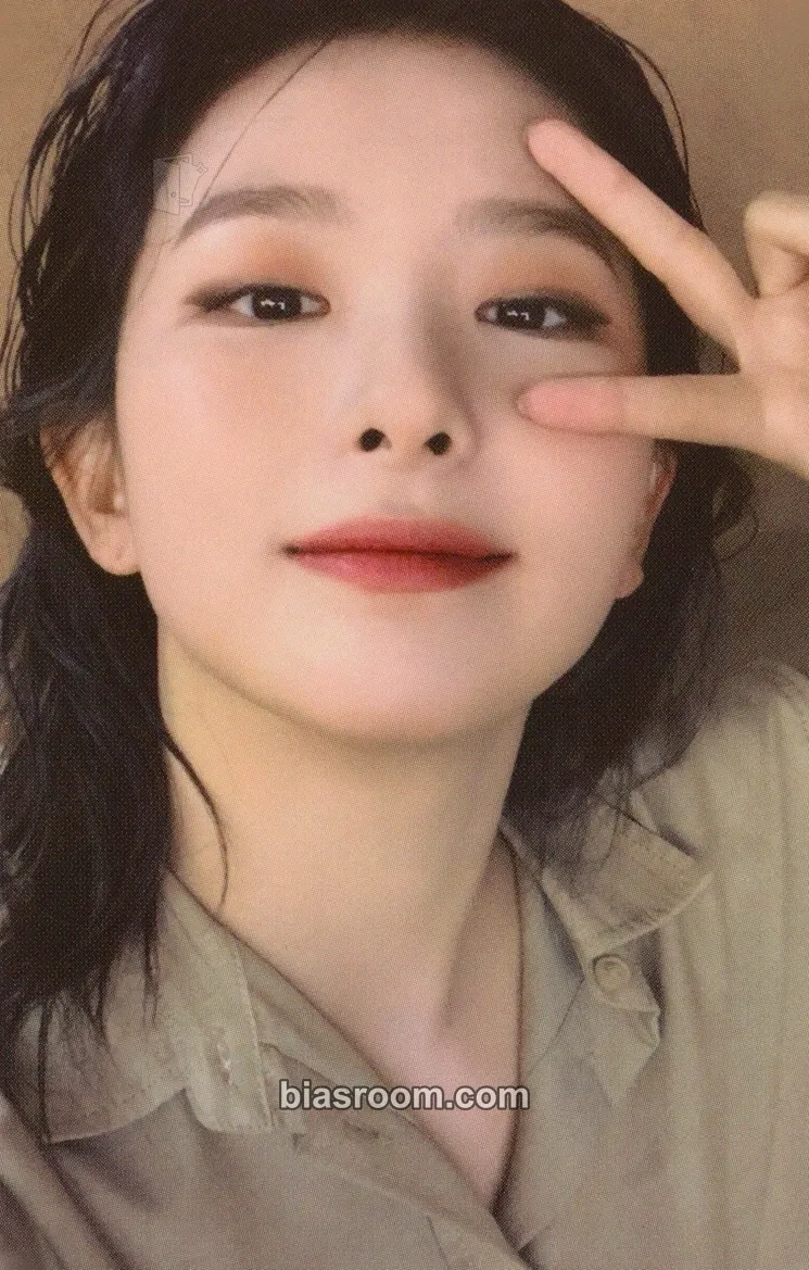 Seulgi La Rouge: Red Velvet 3rd Concert Photocard - Red Velvet - Red Velvet K-pop photocard
