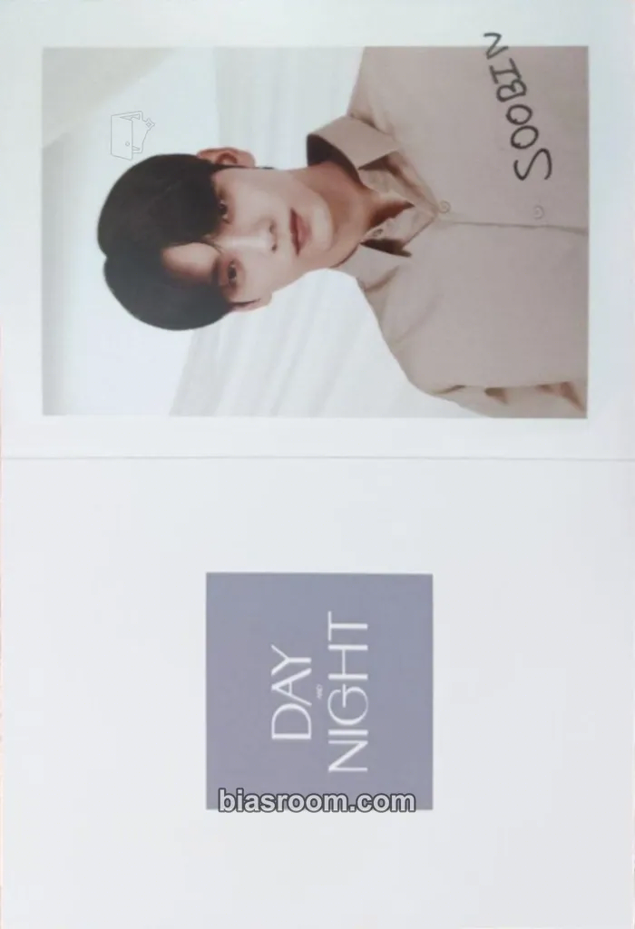 Soobin Tomorrow X Together Museum Photocard - TOMORROW X TOGETHER - TOMORROW X TOGETHER K-pop photocard