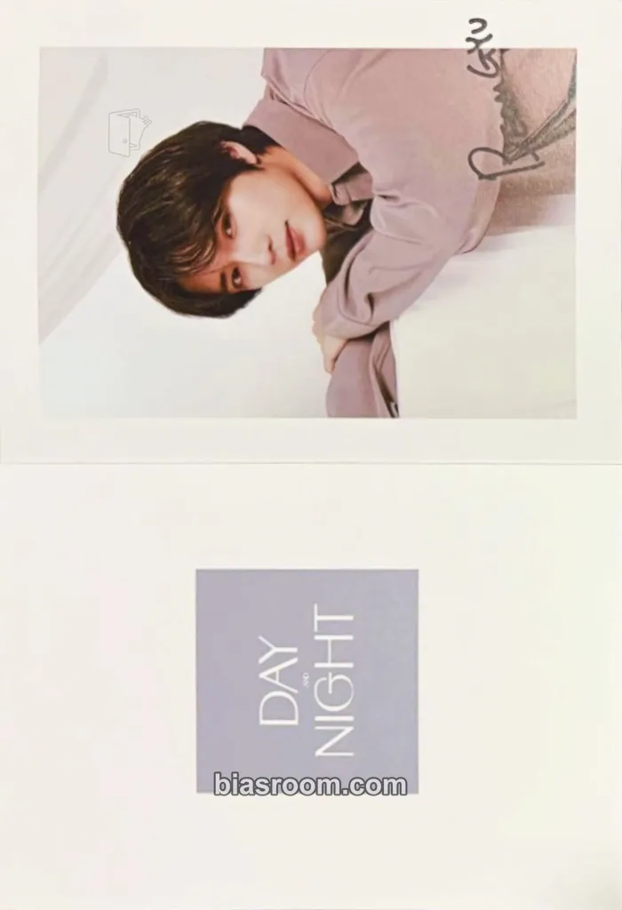 Beomgyu Tomorrow X Together Museum Photocard - TOMORROW X TOGETHER - TOMORROW X TOGETHER K-pop photocard
