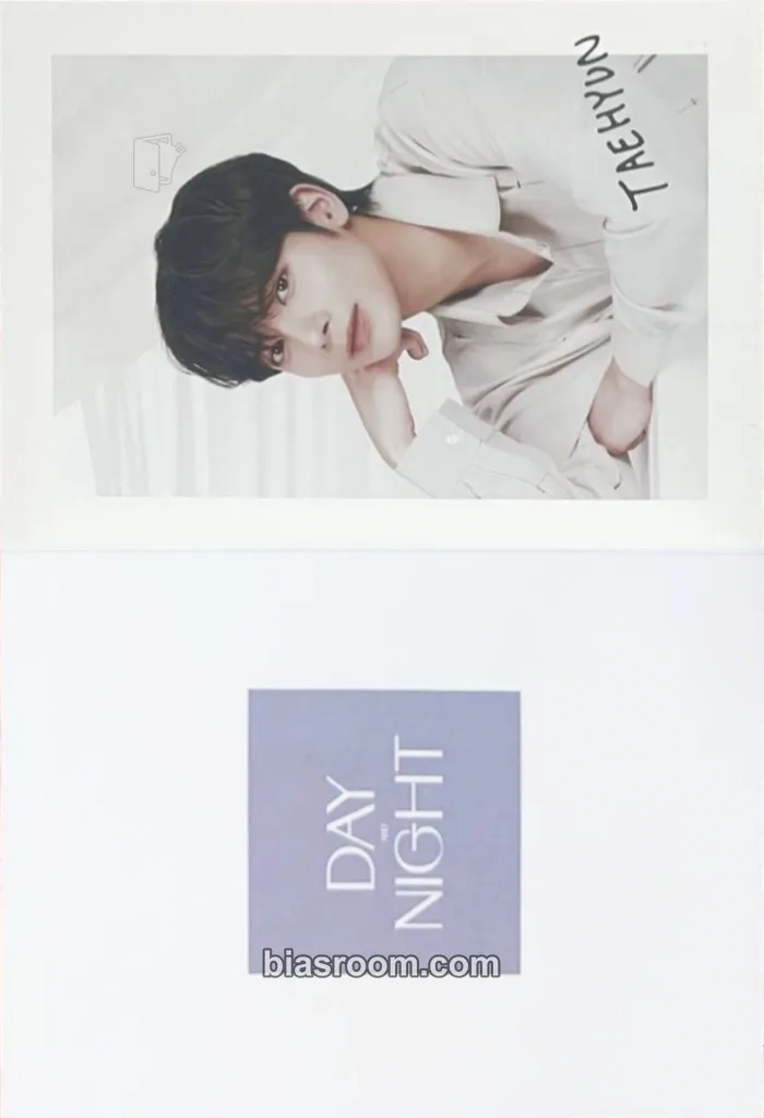 Taehyun Tomorrow X Together Museum Photocard - TOMORROW X TOGETHER - TOMORROW X TOGETHER K-pop photocard
