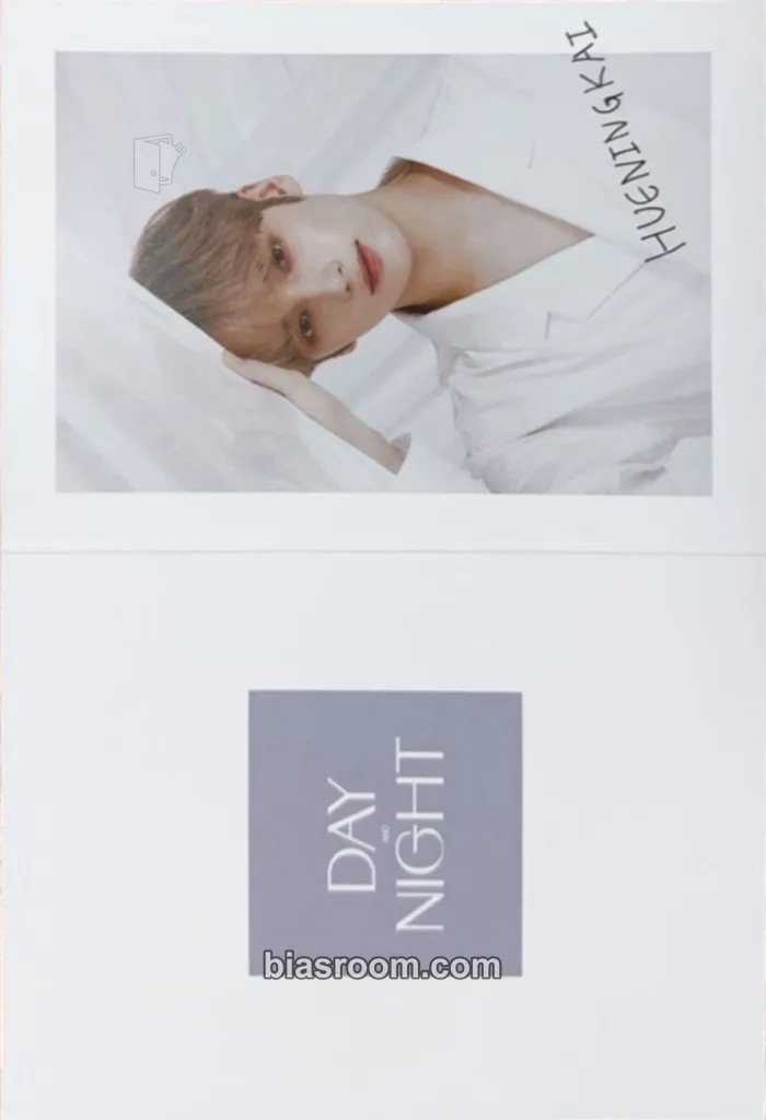 Huening Kai Tomorrow X Together Museum Photocard - TOMORROW X TOGETHER - TOMORROW X TOGETHER K-pop photocard