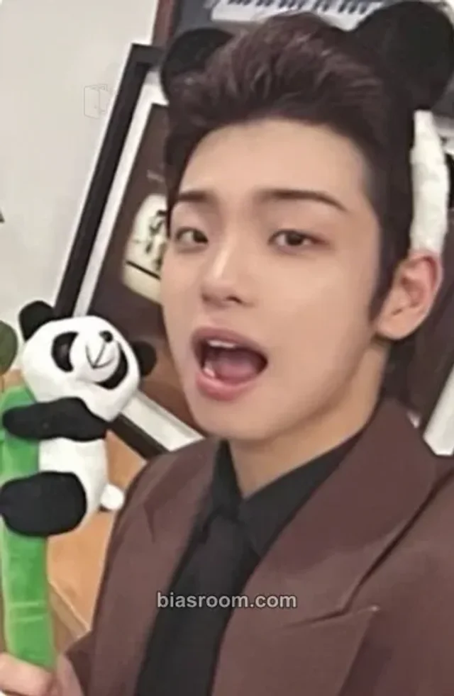 82Major - Dogyun - X-82 Album beatroad video call (fancall) round 1