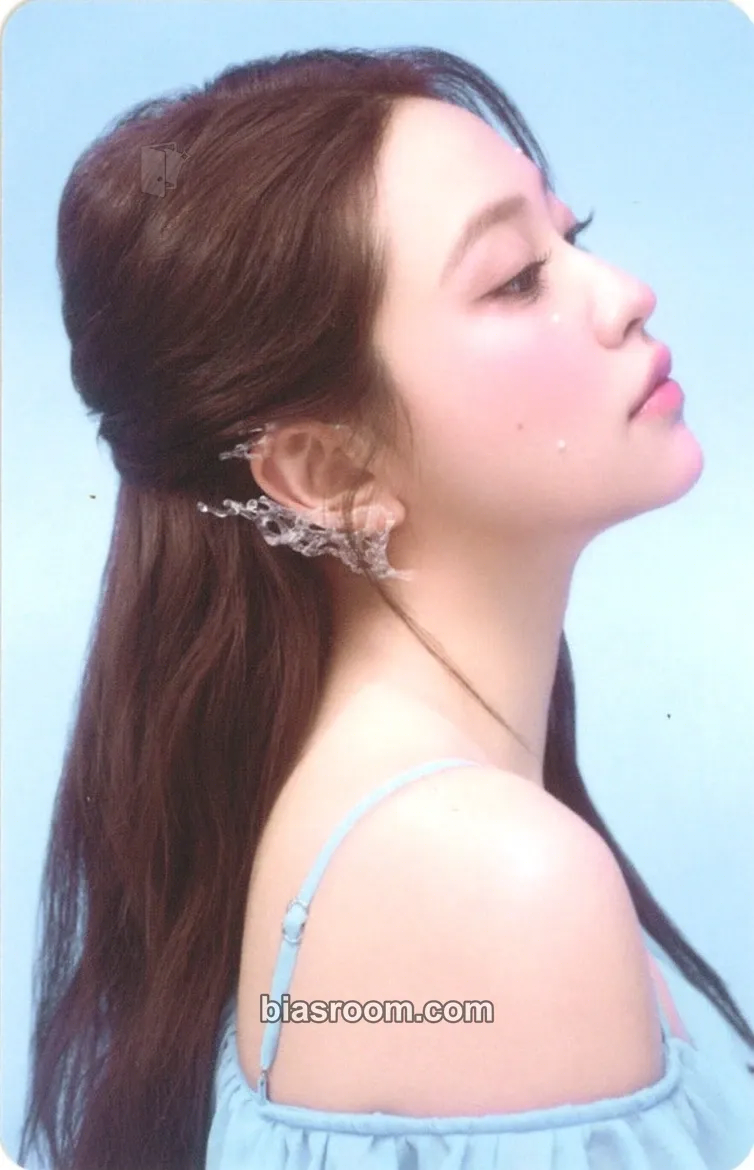 Yeri 2025 Season's Greeting Photocard - Red Velvet - Red Velvet K-pop photocard