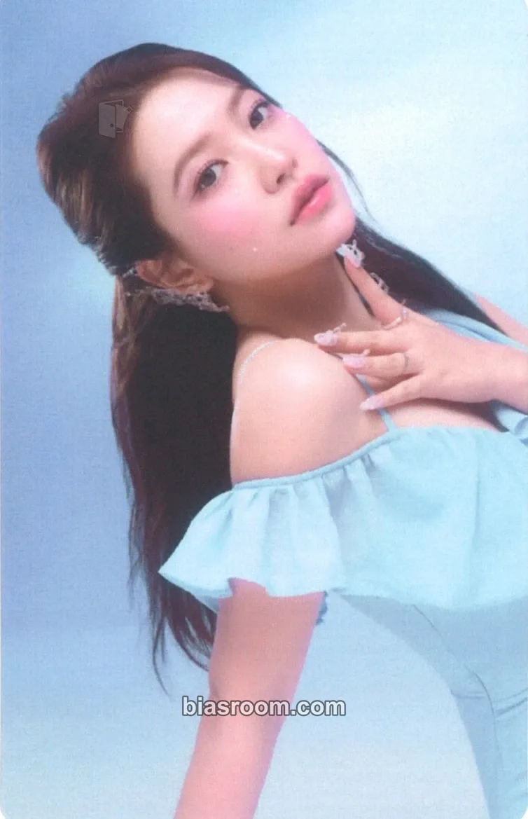 Yeri 2025 Season's Greeting Photocard - Red Velvet - Red Velvet K-pop photocard