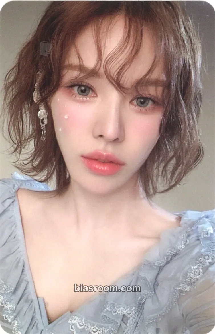 Wendy 2025 Season's Greeting Photocard - Red Velvet - Red Velvet K-pop photocard