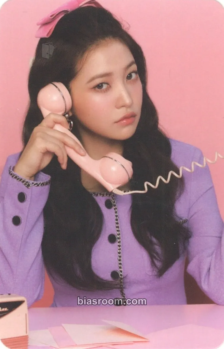 Yeri 2024 Season's Greetings Photocard - Red Velvet - Red Velvet K-pop photocard