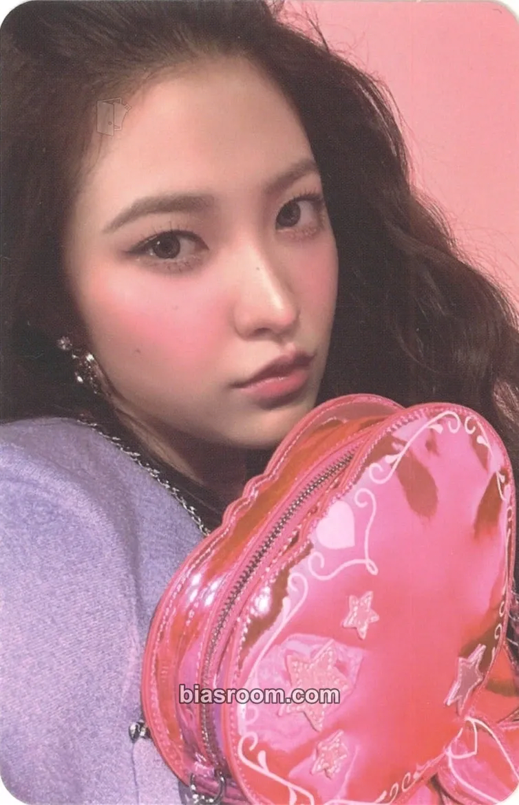 Yeri 2024 Season's Greetings Photocard - Red Velvet - Red Velvet K-pop photocard
