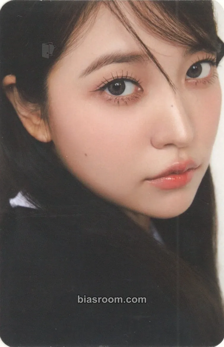 Yeri 2024 Season's Greetings Photocard - Red Velvet - Red Velvet K-pop photocard
