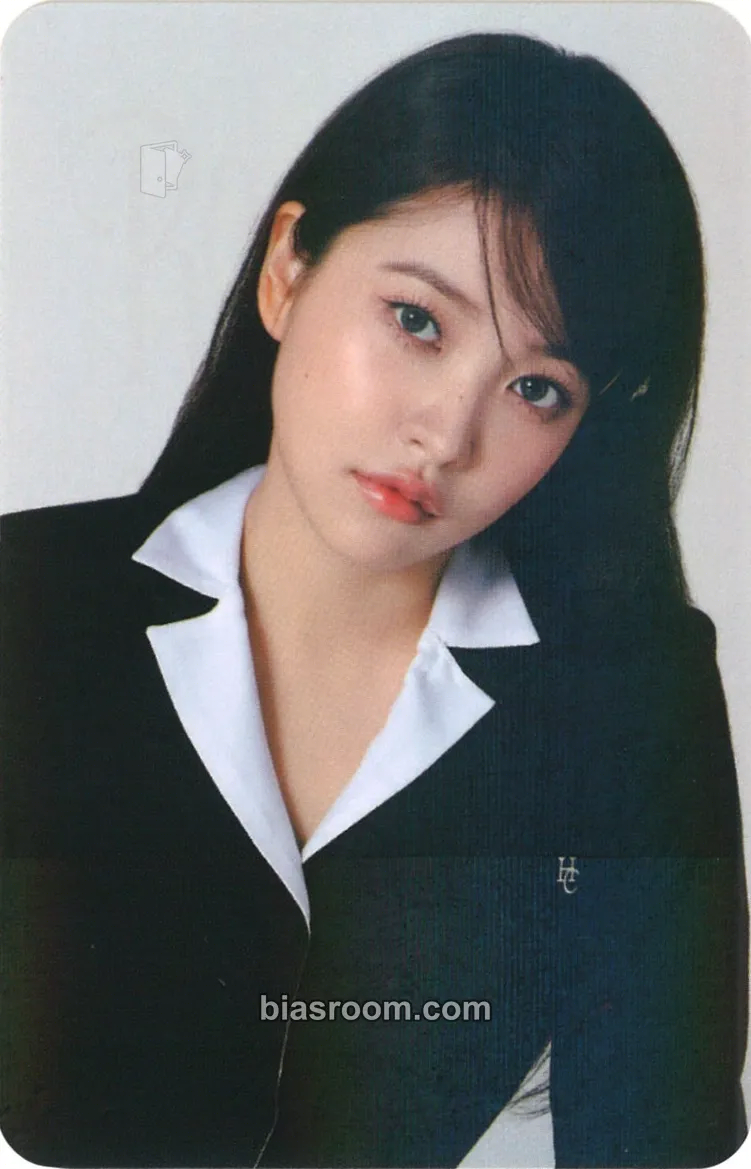 Yeri 2024 Season's Greetings Photocard - Red Velvet - Red Velvet K-pop photocard