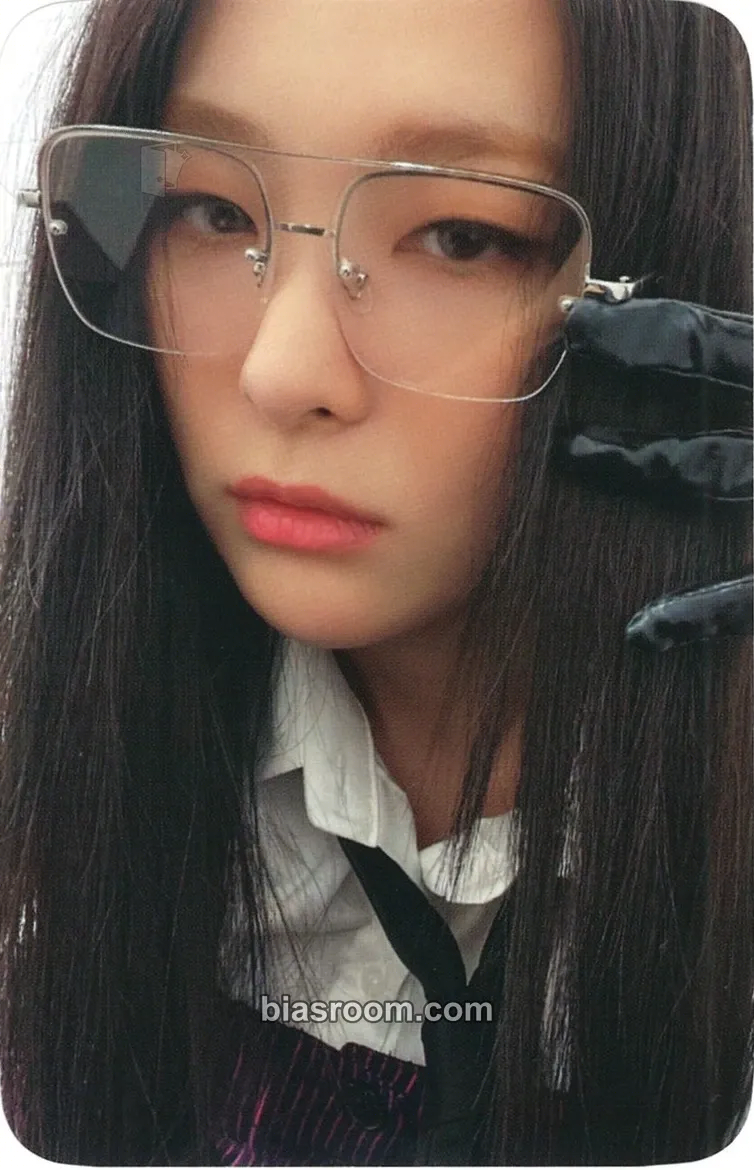 Seulgi 2023 Season's Greetings Photocard - Red Velvet - Red Velvet K-pop photocard