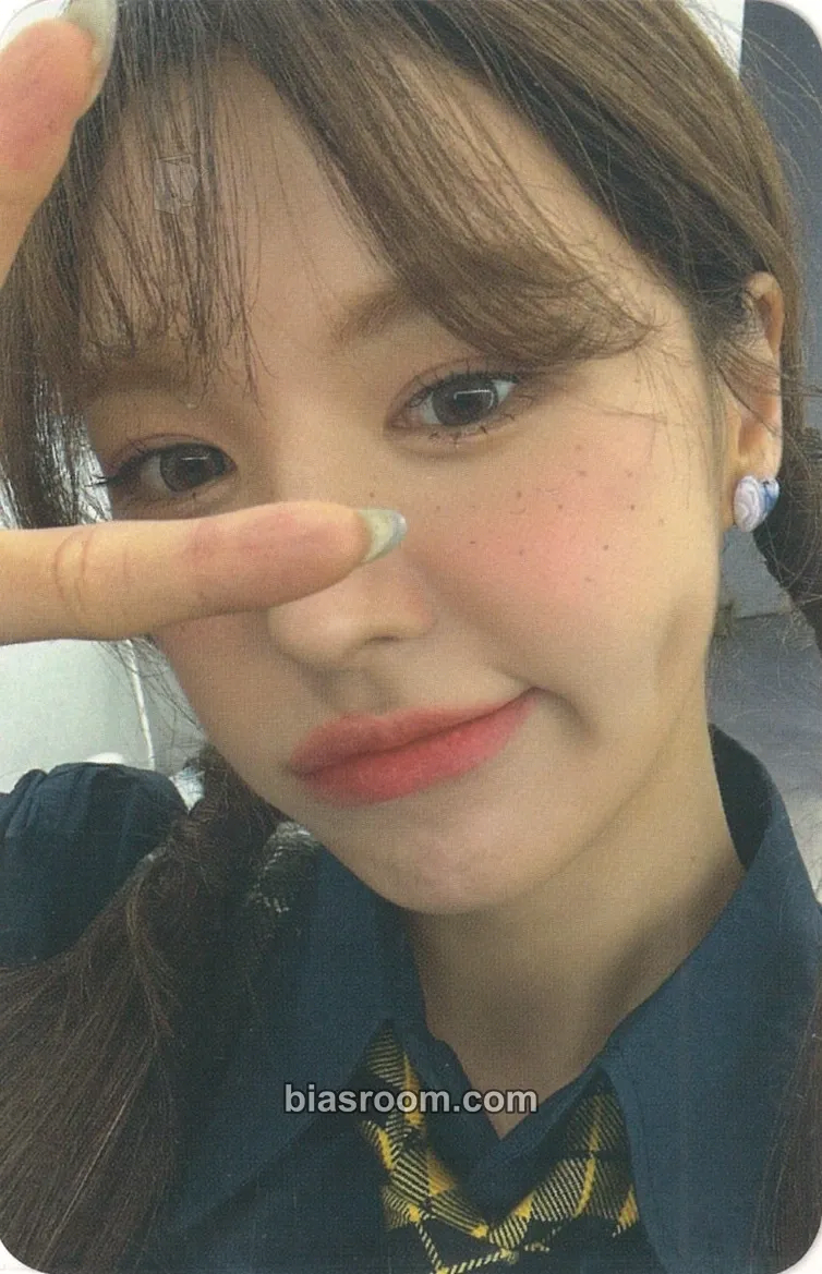 Wendy 2023 Season's Greetings Photocard - Red Velvet - Red Velvet K-pop photocard