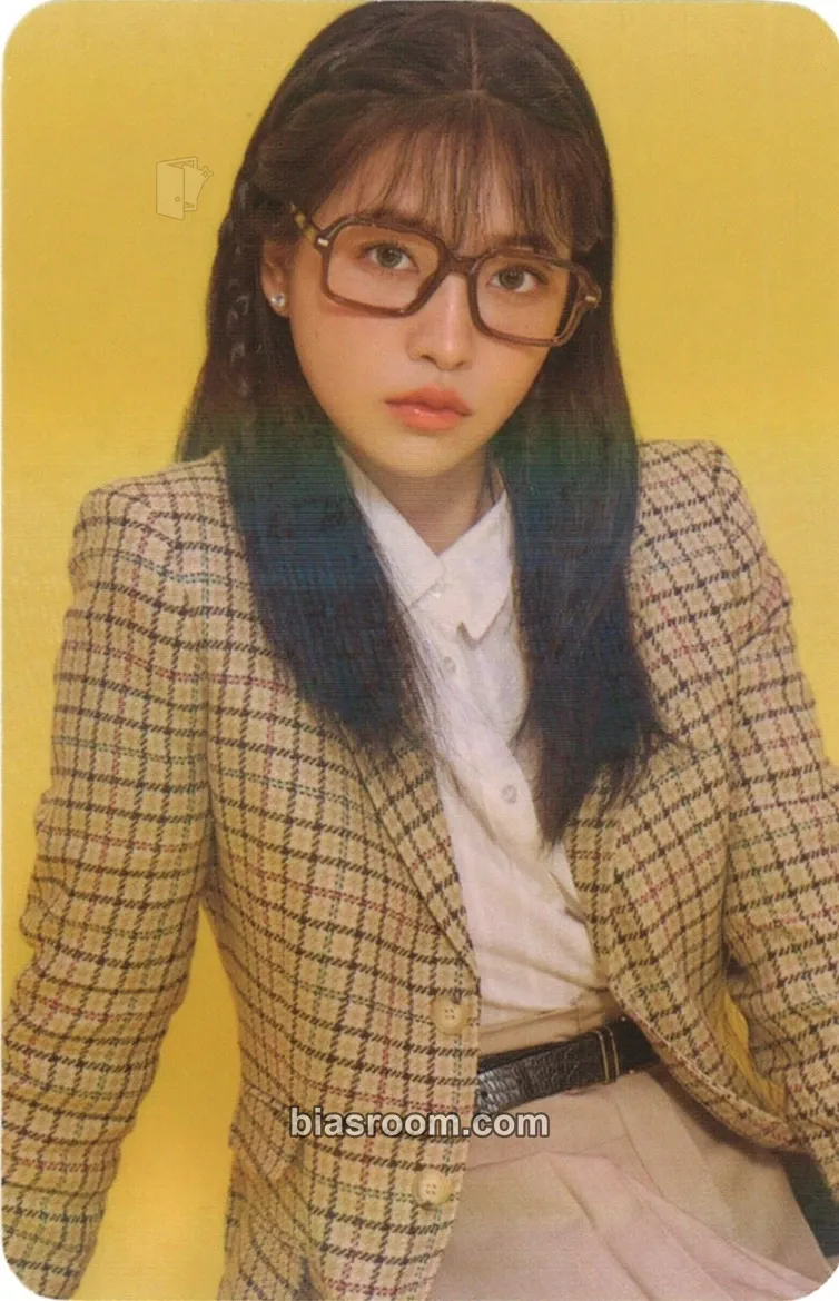 Yeri 2023 Season's Greetings Photocard - Red Velvet - Red Velvet K-pop photocard