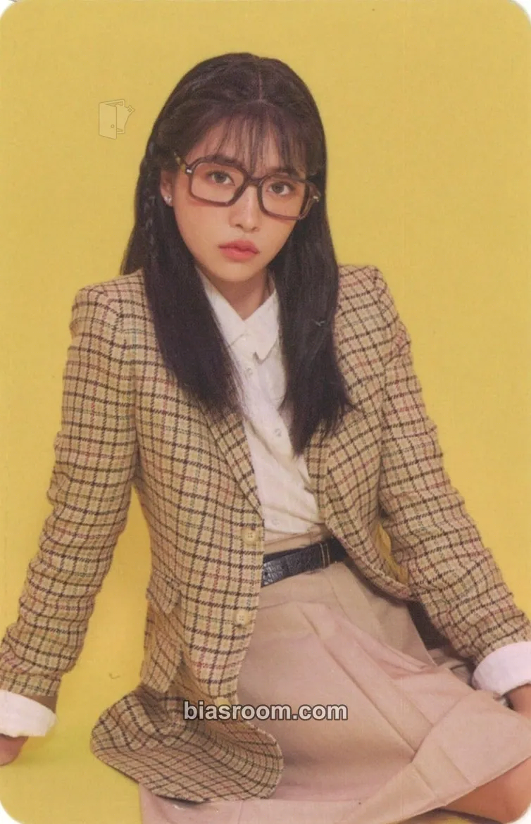 Yeri 2023 Season's Greetings Photocard - Red Velvet - Red Velvet K-pop photocard
