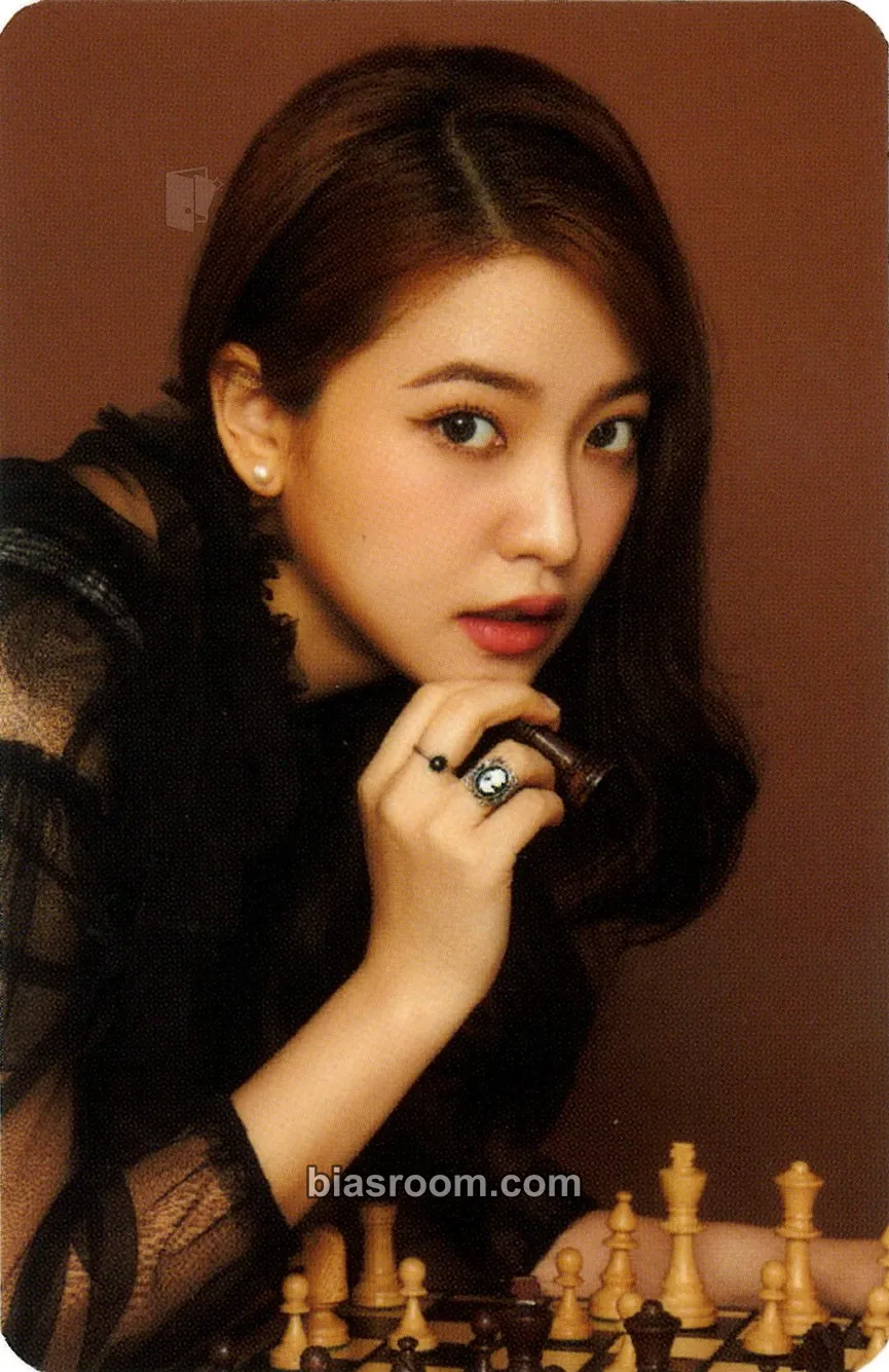 Yeri 2022 Season's Greetings Photocard - Red Velvet - Red Velvet K-pop photocard