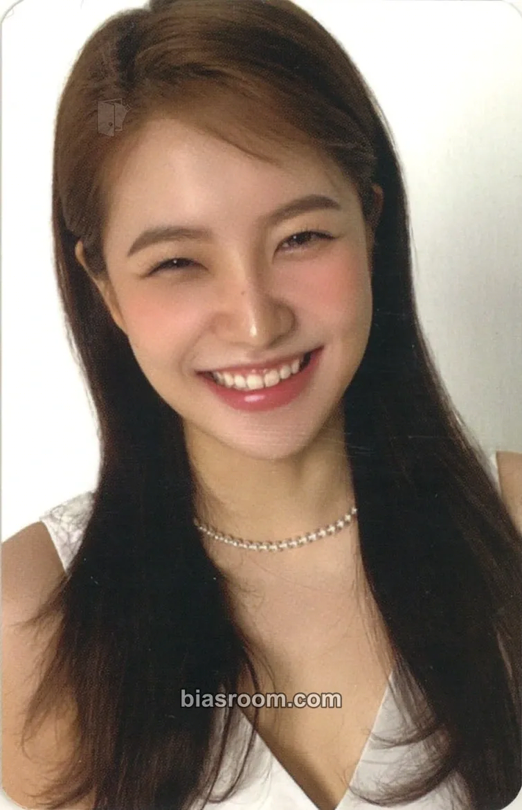 Yeri 2022 Season's Greetings Photocard - Red Velvet - Red Velvet K-pop photocard