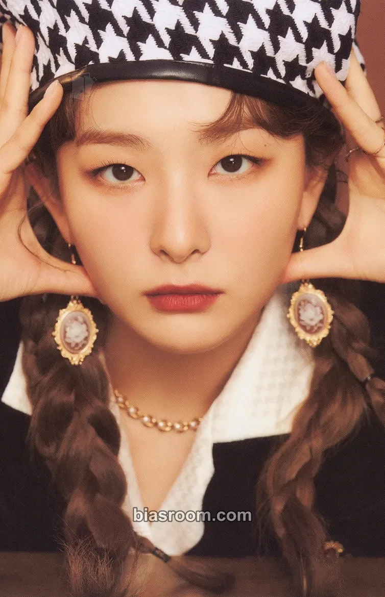 Seulgi 2022 Season's Greetings Photocard - Red Velvet - Red Velvet K-pop photocard