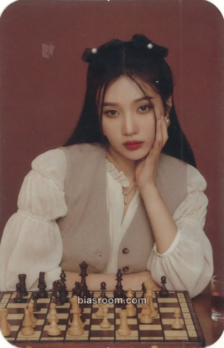 Joy 2022 Season's Greetings Photocard - Red Velvet - Red Velvet K-pop photocard
