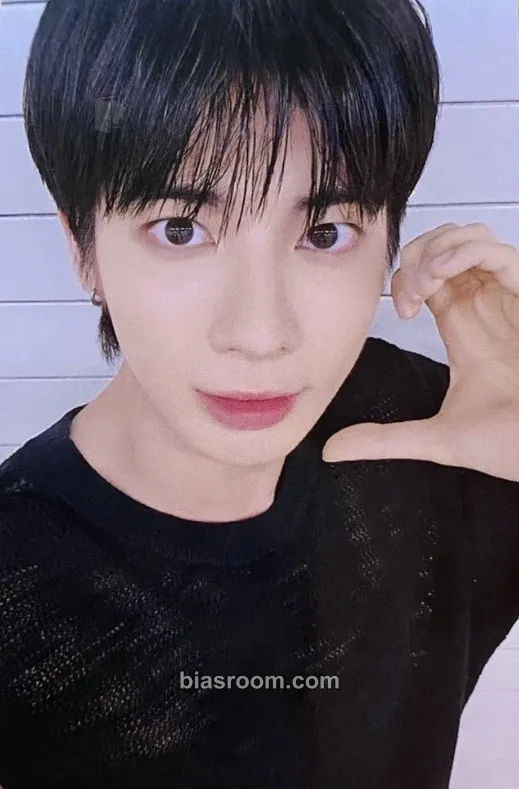 Taehyun The Star Chapter: Sanctuary Photocard - TOMORROW X TOGETHER - TOMORROW X TOGETHER K-pop photocard