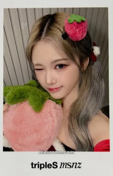 Mayu Beyond Beauty Photocard - tripleS - tripleS K-pop photocard