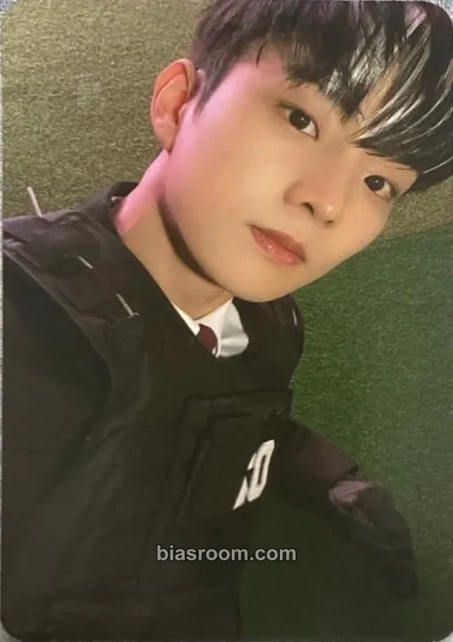 Q Maverick Photocard - THE BOYZ - THE BOYZ K-pop photocard