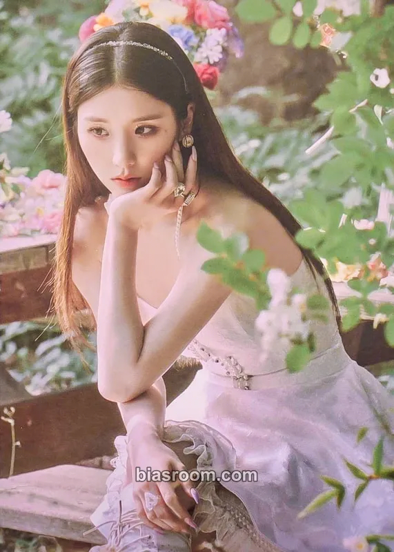 HeeJin Flip That Photocard - LOONA - LOONA K-pop photocard