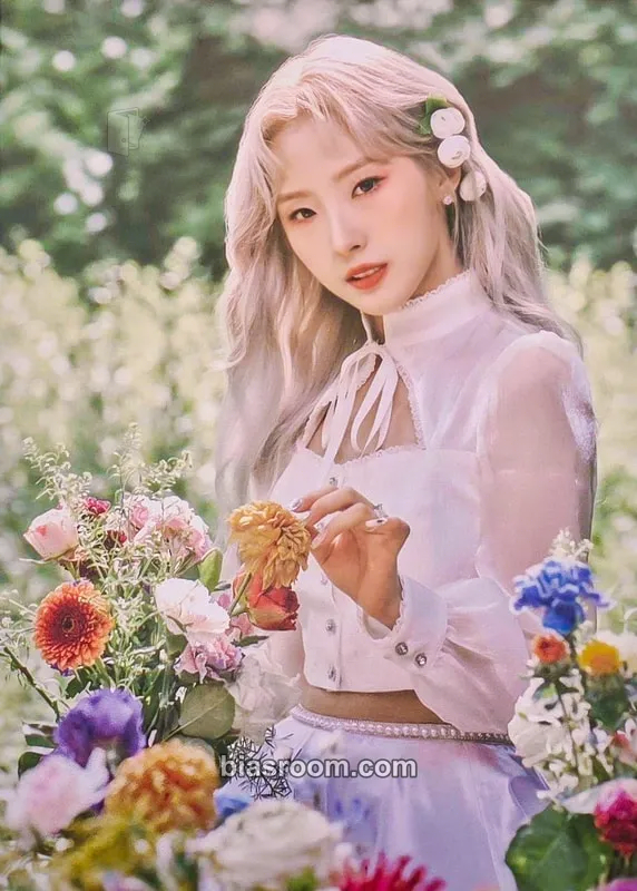 HaSeul Flip That Photocard - LOONA - LOONA K-pop photocard