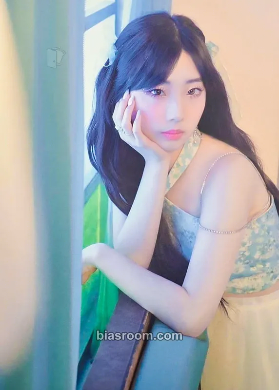 YeoJin Flip That Photocard - LOONA - LOONA K-pop photocard