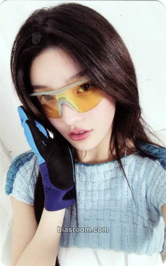 Iroha NOT CUTE ANYMORE Photocard - ILLIT - ILLIT K-pop photocard