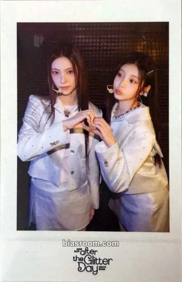 AFTER THE GLITTER DAY PHOTOBOOK Photocard - ILLIT - ILLIT K-pop photocard