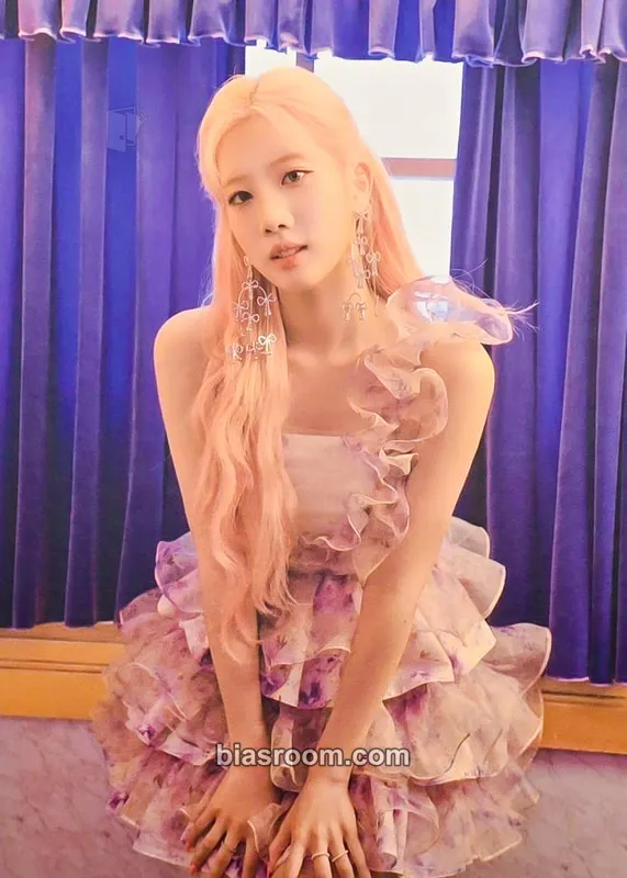 Kim Lip Flip That Photocard - LOONA - LOONA K-pop photocard
