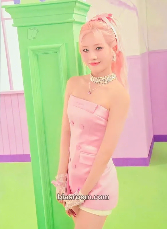 Kim Lip Flip That Photocard - LOONA - LOONA K-pop photocard