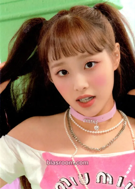 Chuu Flip That Photocard - LOONA - LOONA K-pop photocard