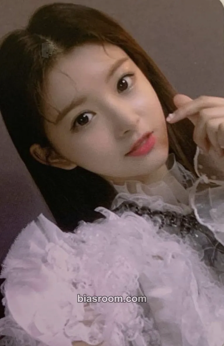 Yiren Arrival of EVERGLOW Photocard - EVERGLOW - EVERGLOW K-pop photocard