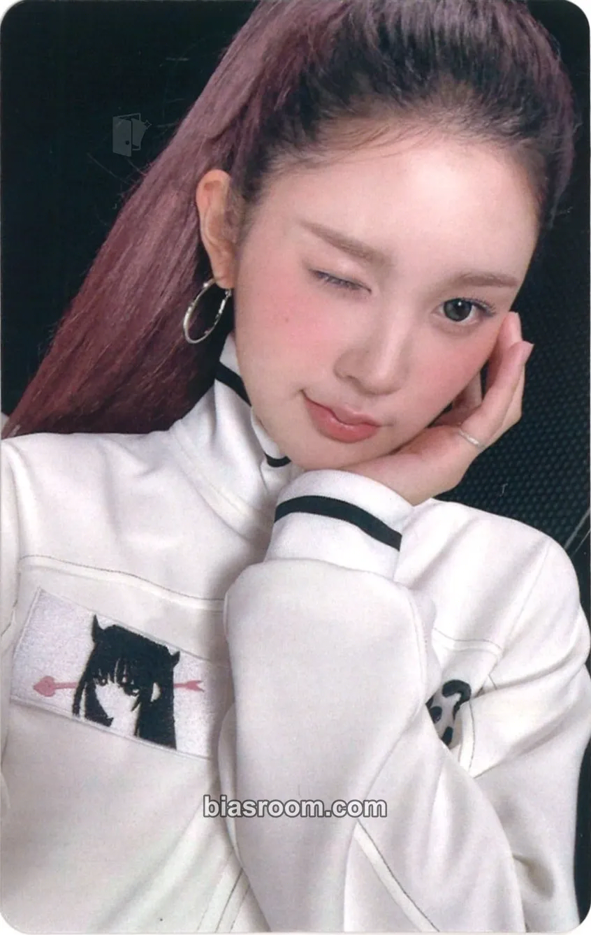A-na FOCUS Photocard - Hearts2Hearts - Hearts2Hearts K-pop photocard